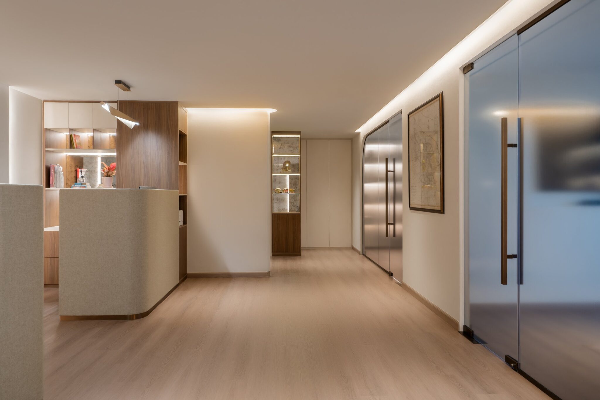 Saharia Office: A Workplace Composed with the Grammar of a Home — interior design by Curvacraft in Dubai