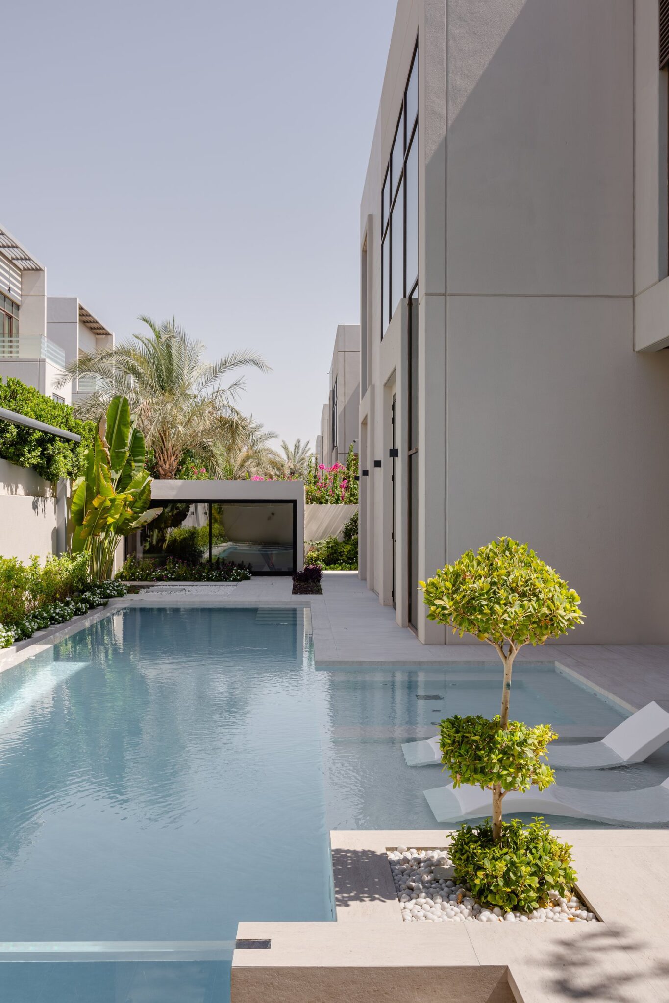 Millennium Estates Villa: A Study in Volume, Contrast, and Contemporary Living — Rasha Khattar Studio, Meydan, Dubai